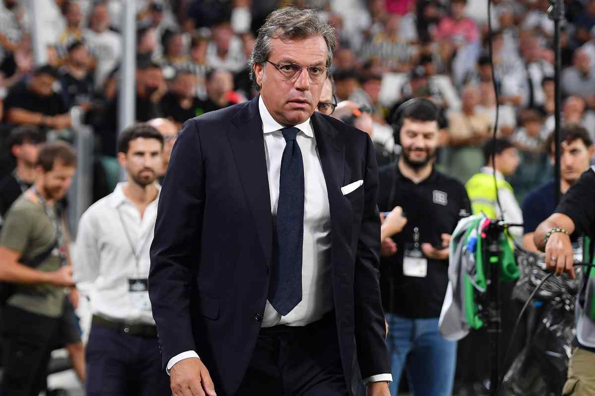 Cristiano Giuntoli con aria perplessa