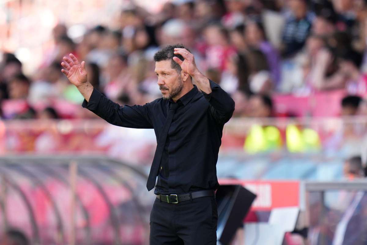 Diego Simeone alza le mani