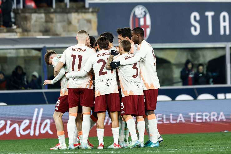 I calciatori della Roma esultano