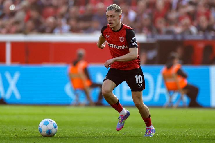 Florian Wirtz in azione con il Bayer Leverkusen