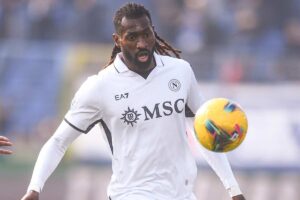 Frank André Anguissa in azione con la maglia del Napoli