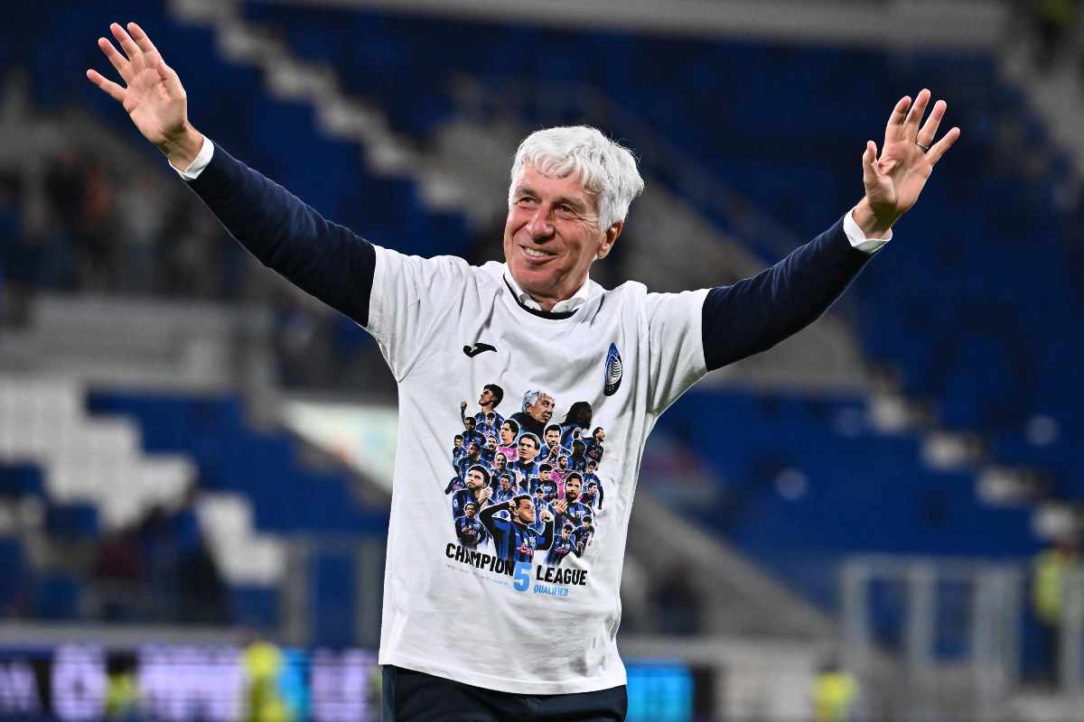 Gian Piero Gasperini saluta