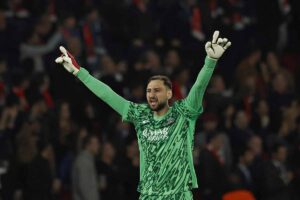Gianluigi Donnarumma esulta dopo la conquista della finale di Champions
