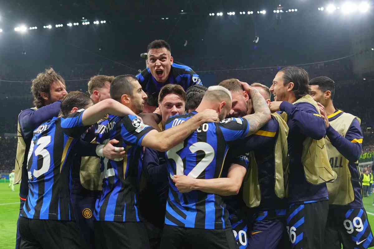 Inter, dopo la Champions sarà rivoluzione: ben 10 giocatori a rischio addio! Inter, dopo la Champions sarà rivoluzione: ben 10 giocatori a rischio addio!