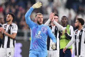 Calciatori della Juve salutano
