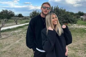 Karius abbraccia Diletta Leotta