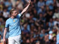 Kevin De Bruyne alza i pugni al cielo