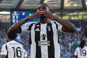 Kolo Muani esulta dopo un gol