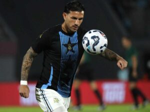 Leandro Paredes con la maglia dell'Argentina