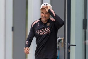Luis Enrique sorride