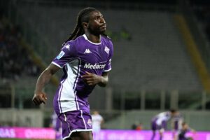 Moise Kean con la maglia della Fiorentina