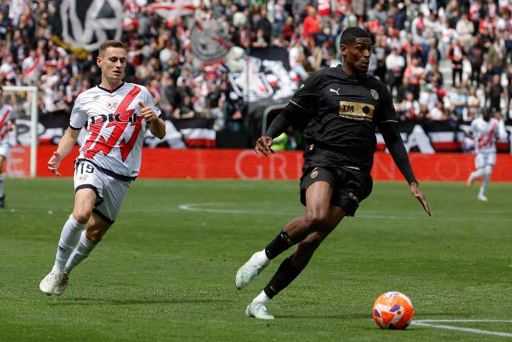 Mosquera in azione con il Valencia