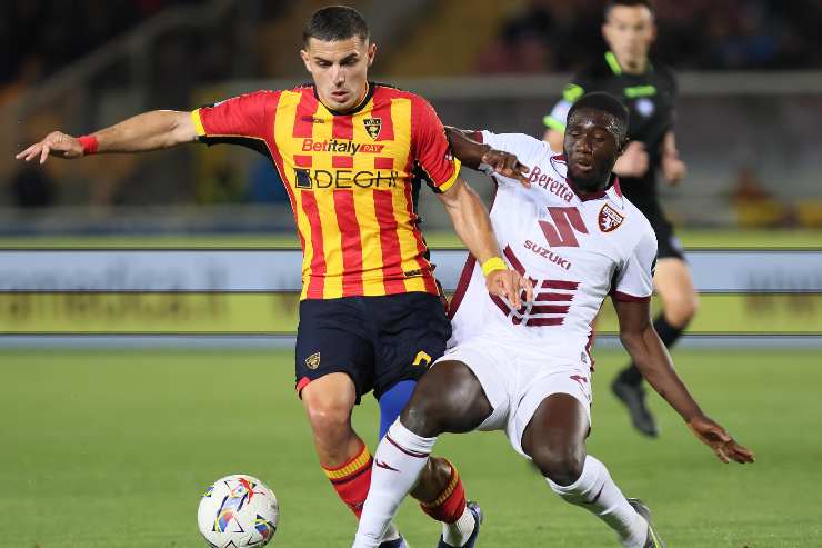 Nikola Krstovic in azione con il Lecce