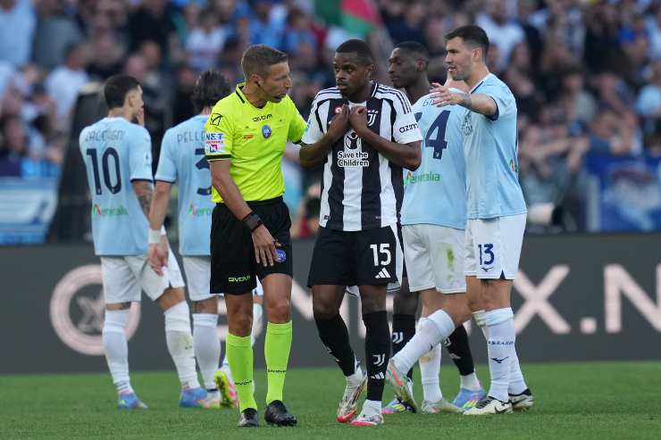Pierre Kalulu espulso in Lazio-Juve