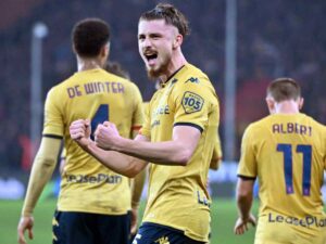 Radu Dragusin con la maglia del Genoa