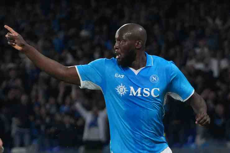 Romelu Lukaku esulta dopo un gol