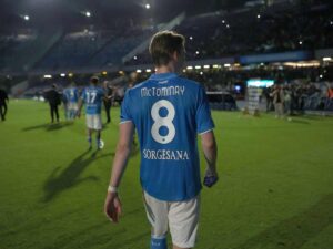 Scott McTominay esce dal campo di spalle