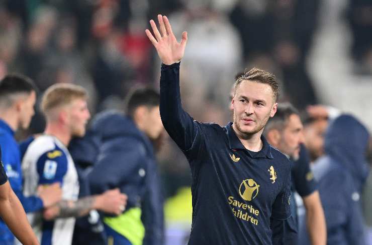 Teun Koopmeiners saluta i tifosi