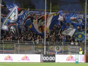 Tifosi Sampdoria allo stadio Menti di Castellammare di Stabia