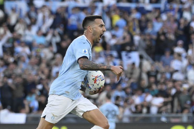 Vecino esulta dopo un gol segnato 