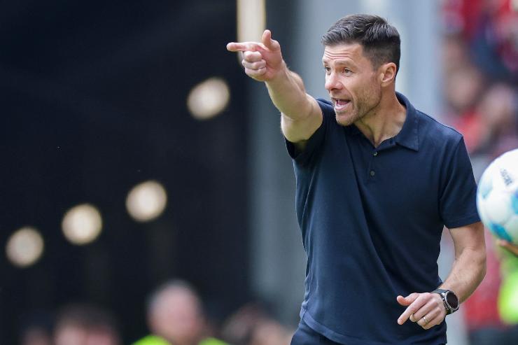 Xabi Alonso dà indicazioni