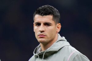 Alvaro Morata in campo prima della partita