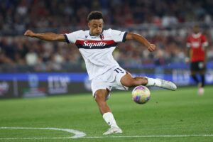 Dan Ndoye in azione con il Bologna