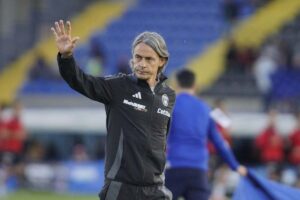 Filippo Inzaghi saluta in campo