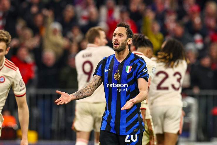Hakan Calhanoglu perplesso