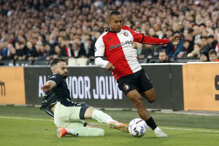 Igor Paixao in azione con il Feyenoord