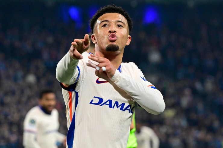 Jadon Sancho esulta per un gol 