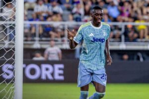 Kolo Muani esulta dopo i gol all'Al Ain