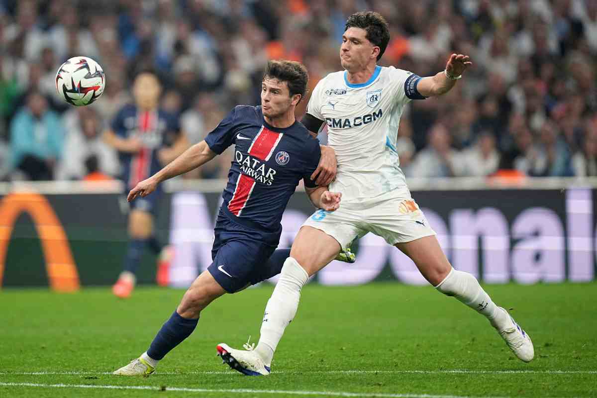 Leonardo Balerdi contro Joao Neves del PSG