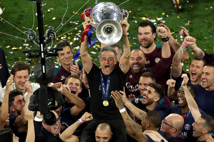 Luis Enrique alza al cielo la Champions League