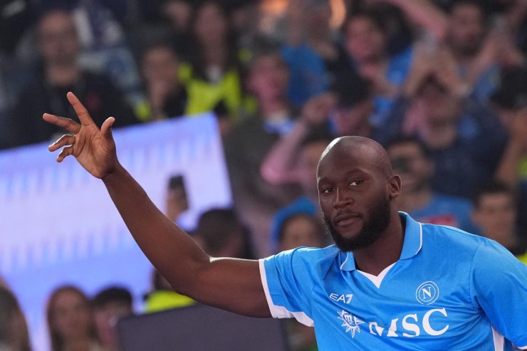Lukaku esulta