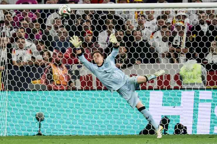 Marc André Ter Stegen in volo per una parata