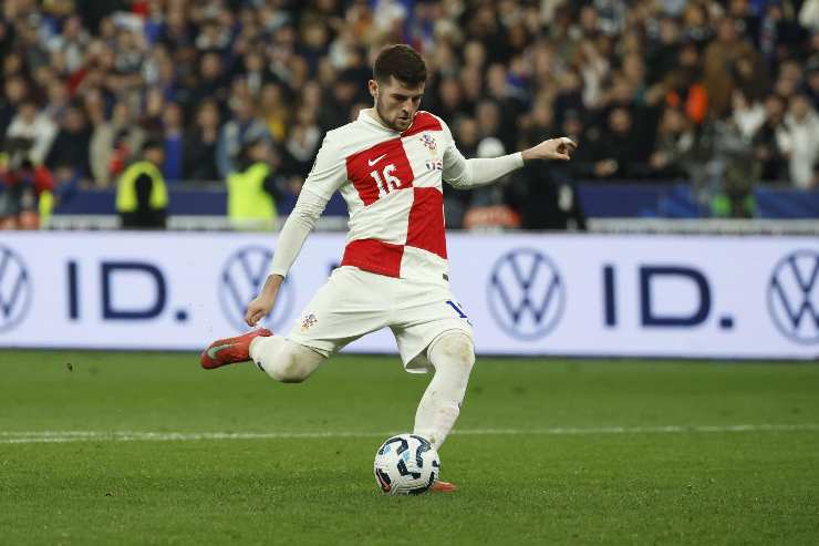 Martin Baturina con la maglia della Croazia