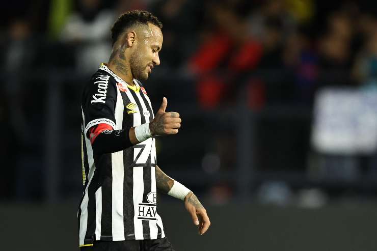 Neymar in campo con il Santos