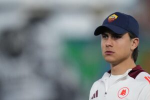 Paulo Dybala in campo nel pre partita