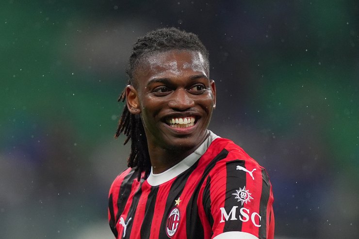 Rafael Leao sorridente