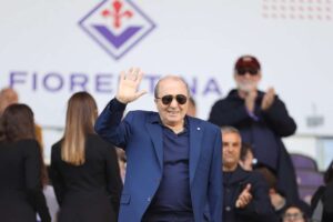 Rocco Commisso saluta e sorride