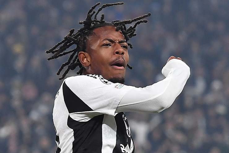 Samuel Mbangula esulta dopo un gol