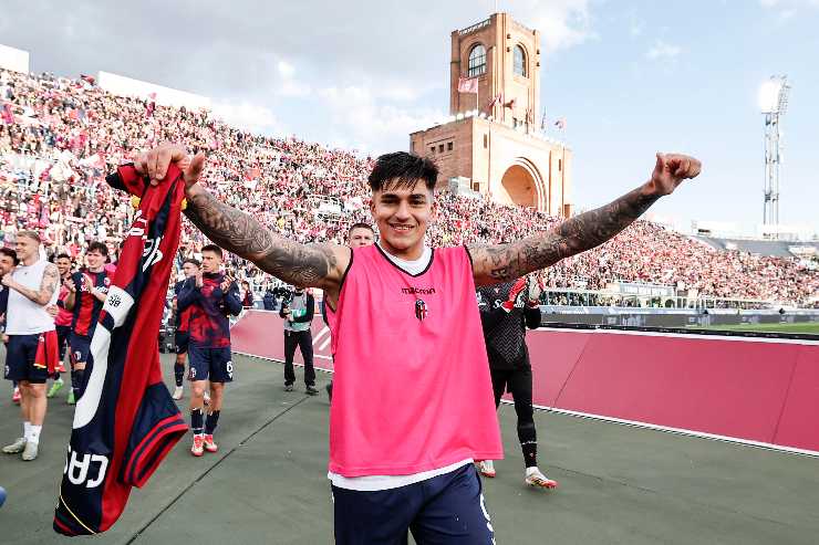 Santiago Castro esulta felice