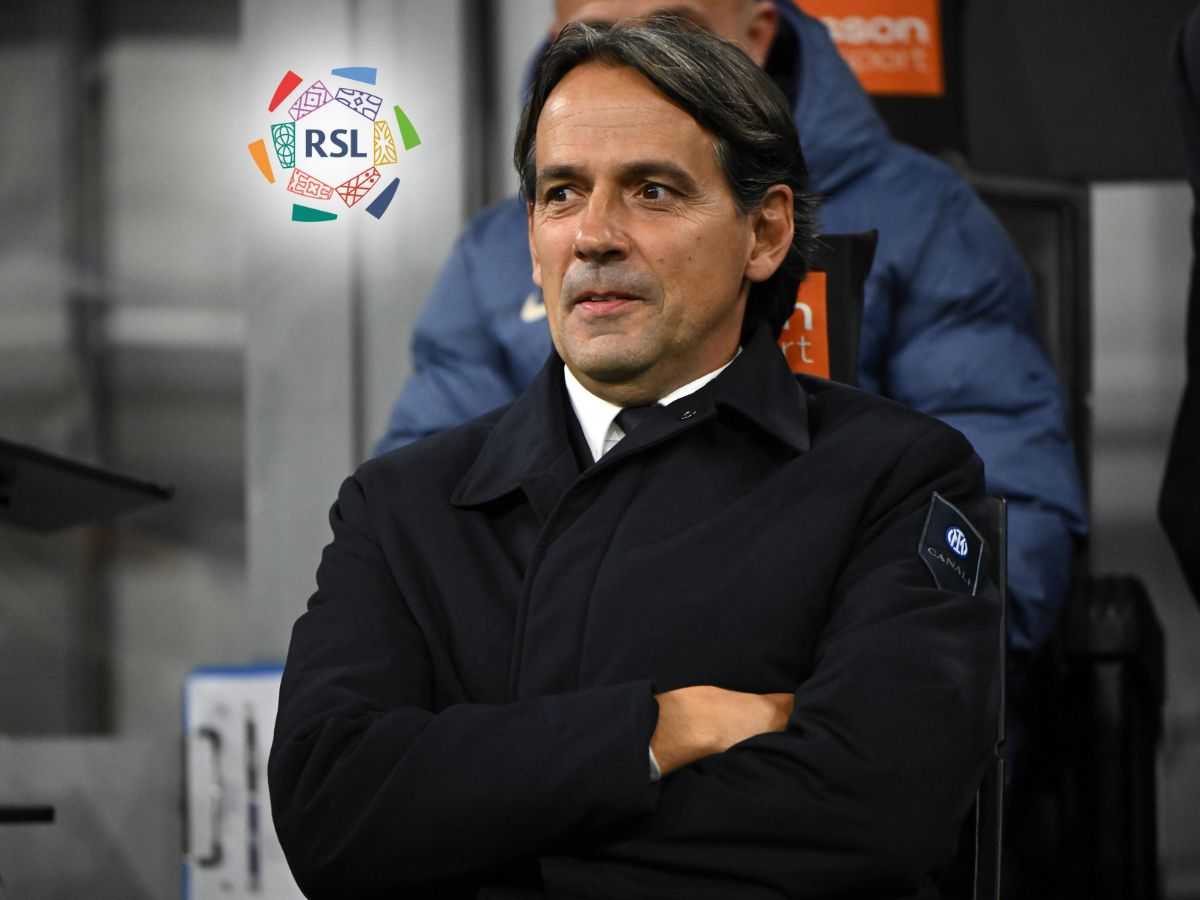 Simone Inzaghi e il logo del campionato arabo 