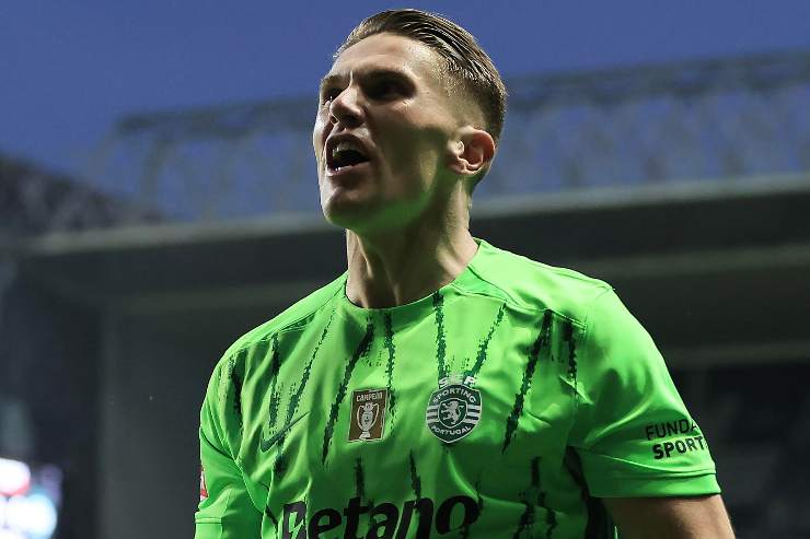 Viktor Gyokeres esulta dopo un gol