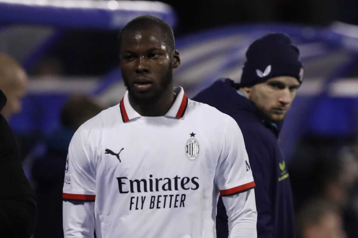 Yunus Musah con la maglia del Milan