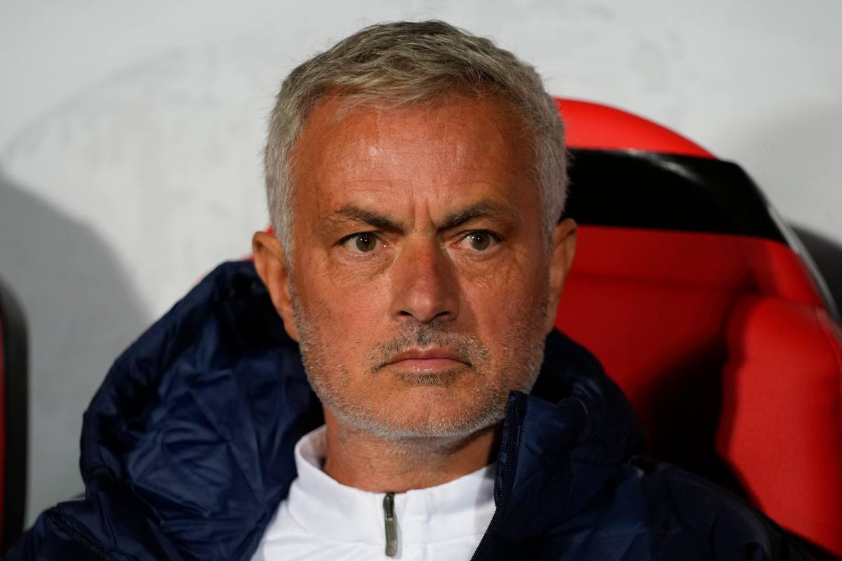 Mourinho all’Inter, tifosi scatenati dopo la notizia: si riparte dall’artefice del Triplete? Mourinho all’Inter, tifosi scatenati dopo la notizia: si riparte dall’artefice del Triplete?