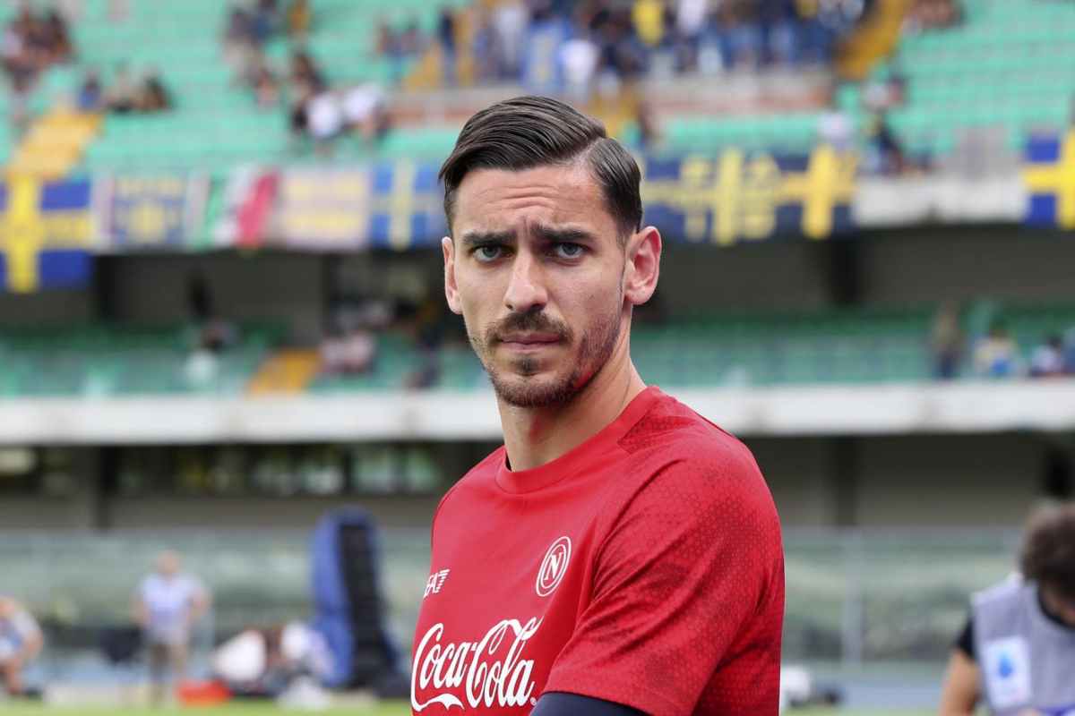 Alex Meret con un'espressione preoccupata