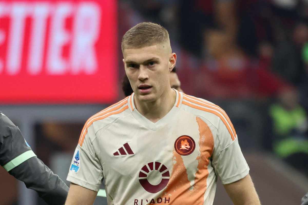 Artem Dovbyk con la maglia della Roma