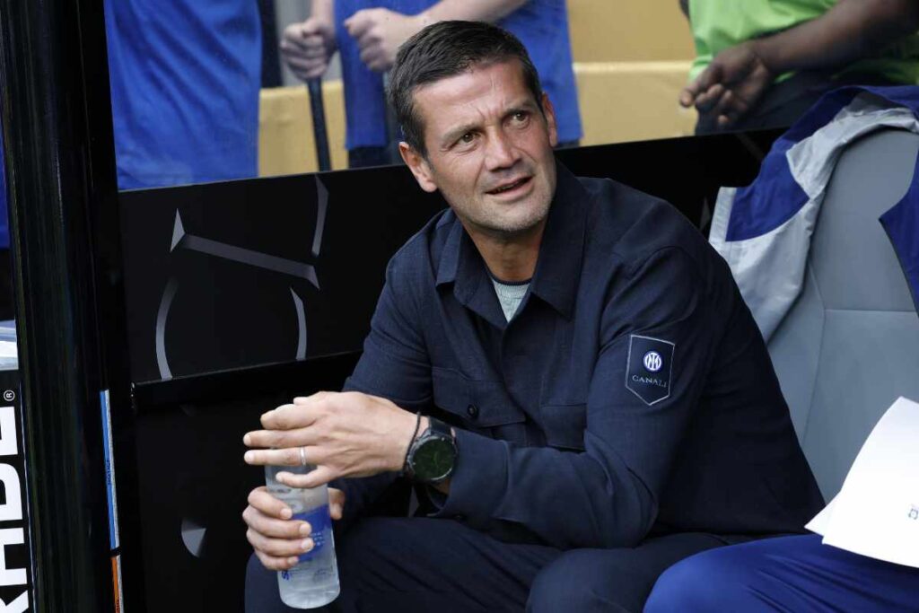 Cristian Chivu osserva perplesso